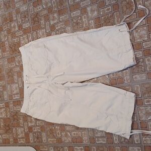 Dressbarn capris women's size 14 100 percent cotton